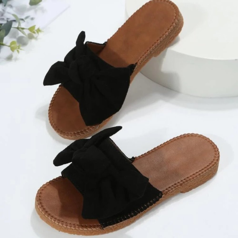 Slip on black banded sandal
